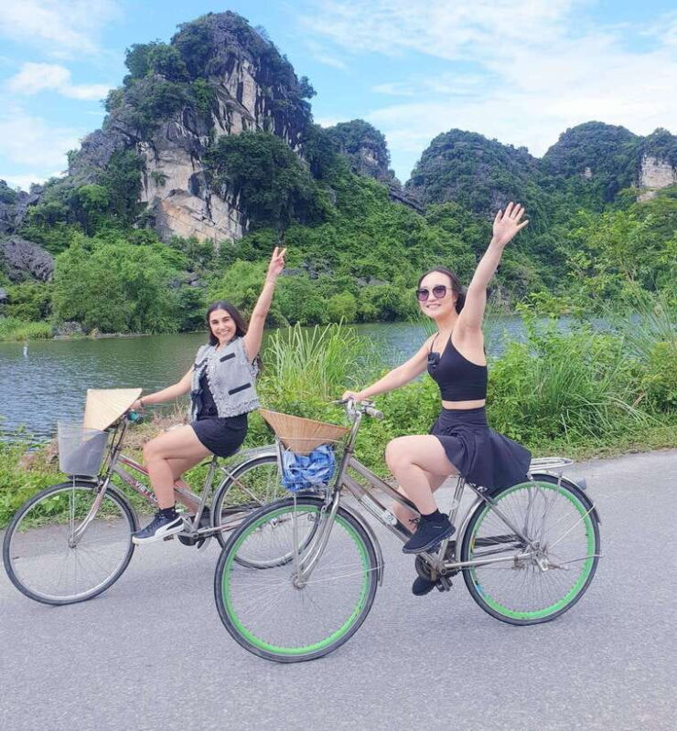 Hanoi: Trang An, Hoa Lư and Mua Cave 1-Day Trip With Lunch - Itinerary Highlights