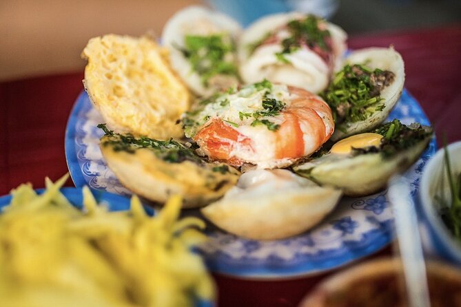 Hanoi Vegan Street Food Tour and Train Street - Explore the Train Street