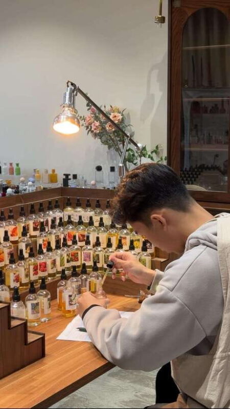 Hanoi: Vietnam Scents Perfumery Class - Scent Variety and Customization