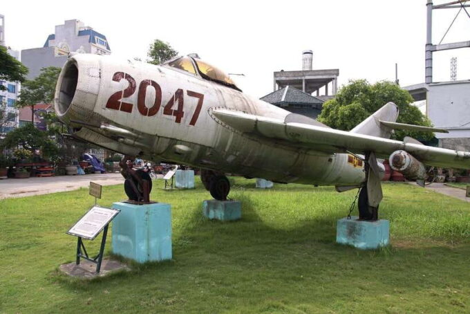 Hanoi: Vietnam War Remnants Museum & Local Train Street - Important Considerations and Recommendations