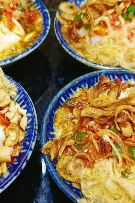 Hanoi: Walk and Taste Unique Street Food - Tasting Unique Delicacies