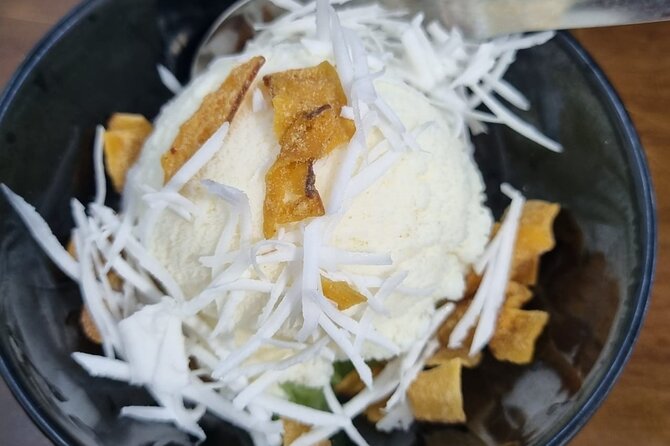 Hanoi Walking Street Food Tour With Train-Street Visit - Hanoi Train Street