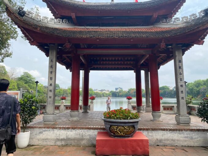 Hanoi Walking Street Tour - Exploring Hanois Districts