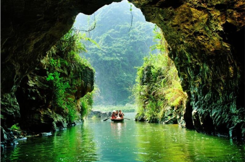 HANOI:BAI DINH, TRANG AN & MUA CAVE SMALL GROUP BY LIMOUSINE - Transportation and Amenities