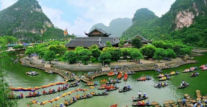 HANOI:BAI DINH, TRANG AN & MUA CAVE SMALL GROUP BY LIMOUSINE - Bai Dinh Pagoda Highlights