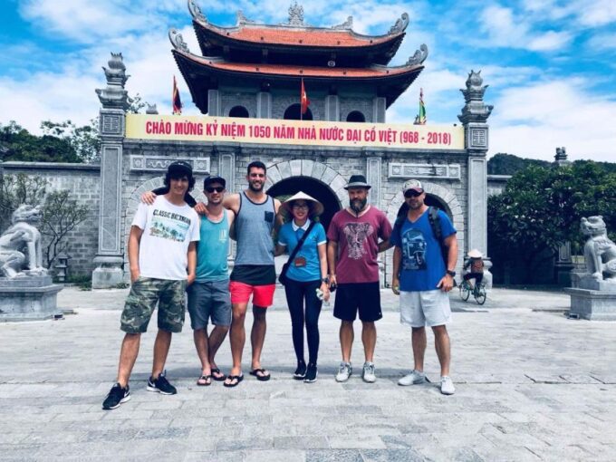 Hanoi:Full-Day Ninh Binh Heritage Hoa Lu, Tam Coc & Mua Cave - Boat Trip to Tam Coc