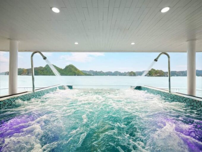 Hanoi:Ha Long Luxury Day Cruise, Caves, Kayak & Buffet Lunch - Limousine Transfers to Ha Long Bay