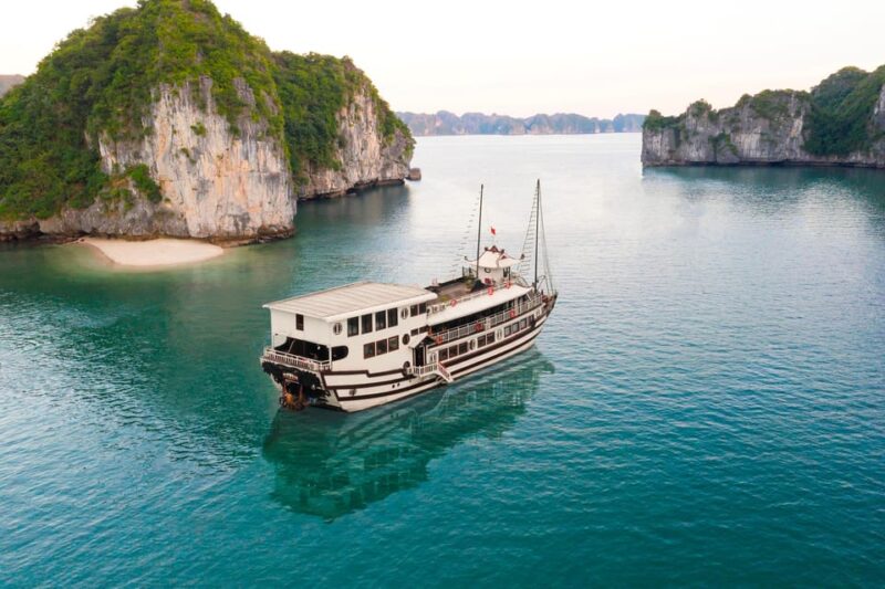 Hanoi:Halong Bay 2-Day on Traditional Wooden Boutique Cruise - Exploring Halong Bay