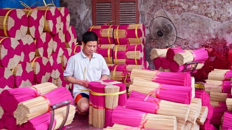 Hanoi:PRIVATE TOUR QUANG PHU CAU AND PERFUME PAGODA - Key Points