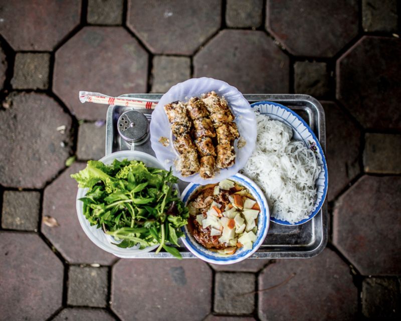 Hanoi's Culinary: Authentic Cooking Class and Local Market - Exploring the Local Market