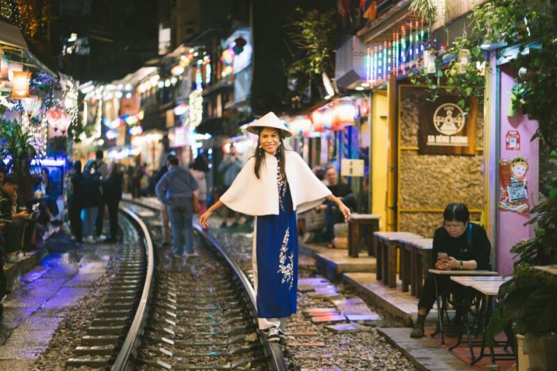 Hanois Night Photoshoot With A Local Photographer - Key Points