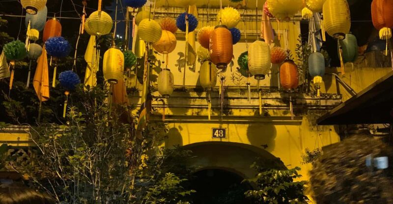 Hanois Railway: More Than Just a Train - Live Guide and Private Group Options