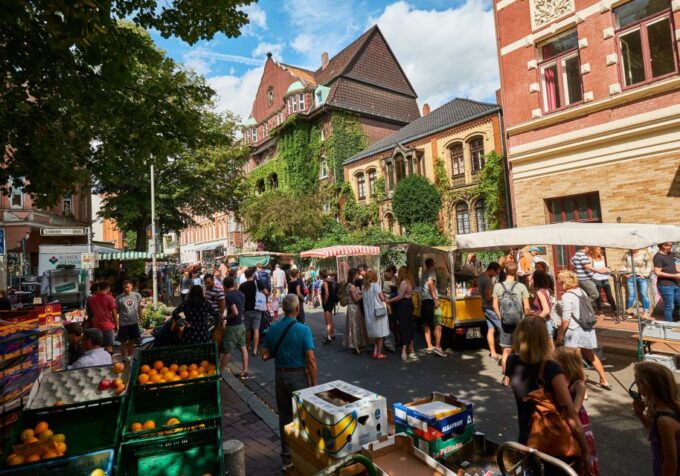 Hanover: Guided Walking Tour of the Linden-Limmer District - Architectural Attractions
