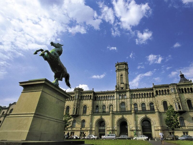 Hanover: Guided Walking Tour of the Nordstadt District - Customer Feedback