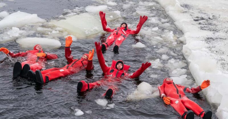 Haparanda/Tornio: Icebreaker Sampo Cruise With Ice Floating - Activities on Board