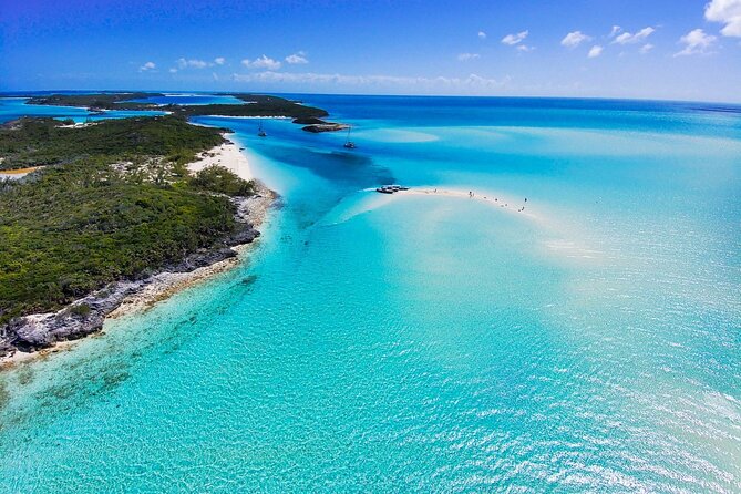 Harbour Island Swimming Pigs and Beaches Boat Tour With Lunch - Onboard Breakfast, Lunch, and Drinks