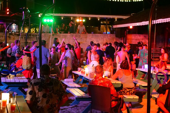 Harbour Lights Beach Extravaganza and Dinner Show - Beverage Options