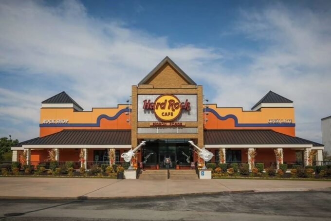 Hard Rock Cafe Pigeon Forge - Outdoor Patio and Rock Shop