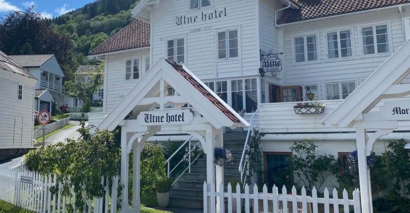 Hardangerfjord Lunch at Cider Farm, Coffee at Historic Hotel - Cider Farm Lunch