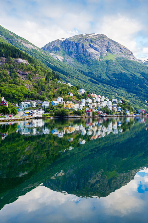 Hardangerfjord Lunch at Cider Farm, Coffee at Historic Hotel - Scenic Drives and Stops