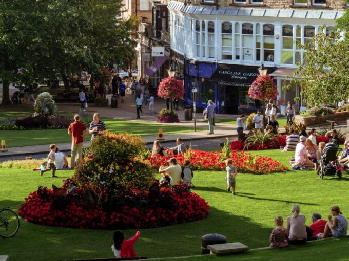 Harrogate: Exploration Game With Pubs & Cafes - Walking Tour With a Twist