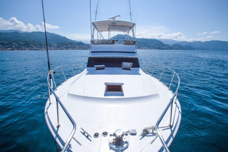 Hatteras 42-44 Classic Yachts in Puerto & Nuevo Vallarta - Key Points