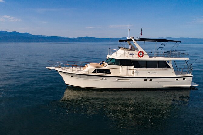 Hatteras 58-61 Luxury Yacht in Puerto Vallarta & Nuevo Nayarit - Guided Cruise Experience