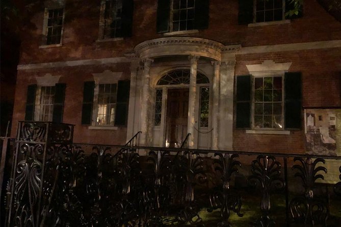 Haunted Footsteps Ghost & Paranormal Salem Tour - Guided by Costumed Guide