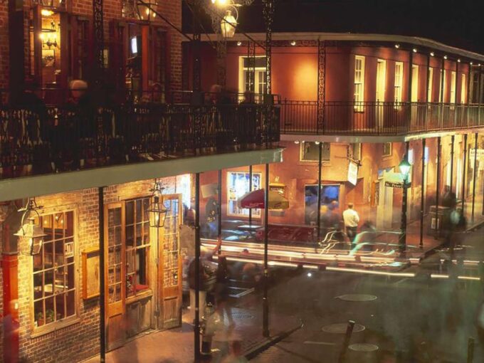 Haunted History: NOLA Ghost & Voodoo Trek - Participant Requirements and Information