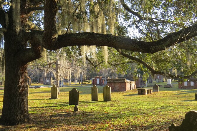 Haunted Savannah Georgia Self Guided Walking Audio Tour - Navigating Savannahs Haunted City Streets