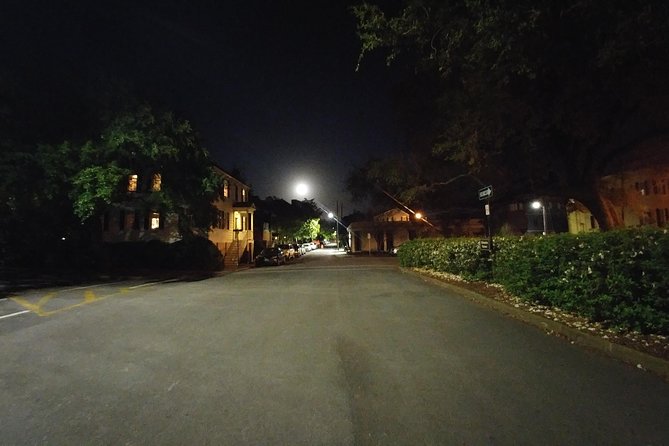 Haunted Savannah Pub Crawl - Spooky Stories and Haunted Histories