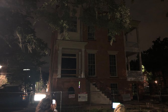 Haunted Savannah Squares Ghost Tour - Exploring Savannahs Ghostly Past