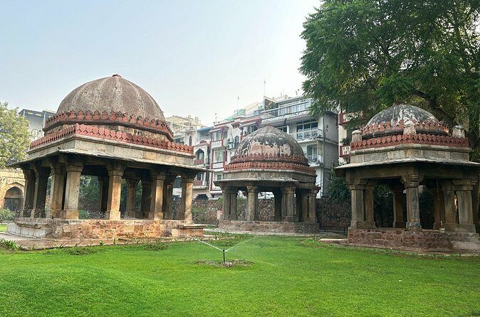 Hauz Khas Village: A Self Guided Walking Tour - Deer Park and the Hauz Khas Tank