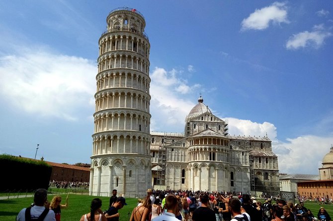 Have Fun With Private Transfer From Florence to the Cinque Terre - Vehicle Comfort and Accessibility