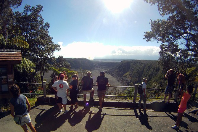 Hawaii Big Island Circle Small Group Tour: Waterfalls - Hilo - Volcano - Black Sand Beach - Meeting and Pickup