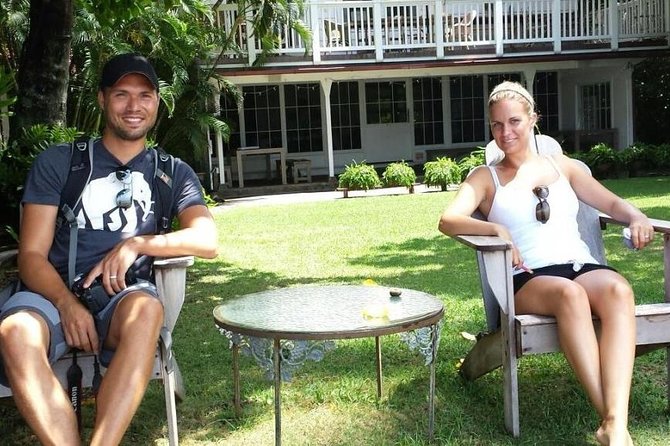 Hawaii Five-0 TV Tour & Lunch at Mcgarretts With Cousin Flippa - The McGarretts House Estate