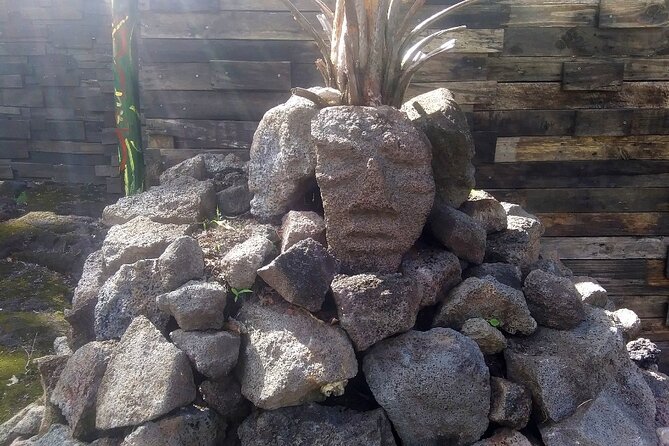 Hawaii Tiki Tour With Lava Rock Sculptures and off Grid Lifestyle - Hands-On Wood Carving and Rock Chiseling