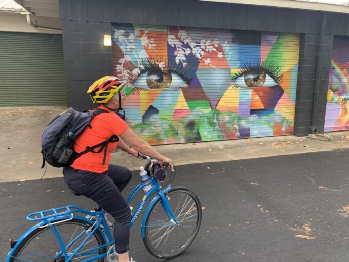 Hawaiian Foodie Bike Tour - Guided Narration and Photo Opportunities