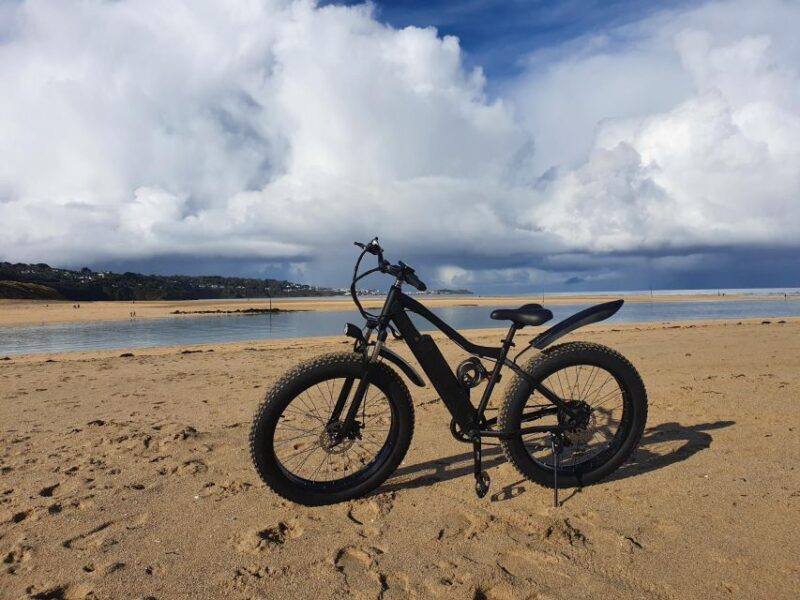 Hayle: 4-Hours Fat-Tyre E-Bike Hire - Getting Charged and Ready