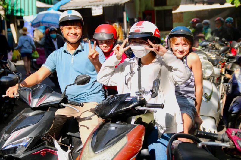 Hcm: Private Guided Motorbike Tour With Local Guide & Lunch - Iconic Sites and Architecture