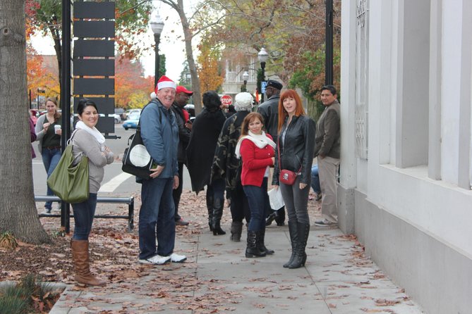 Healdsburg Wine & Food Holiday Walking Tour - Group Size and Booking