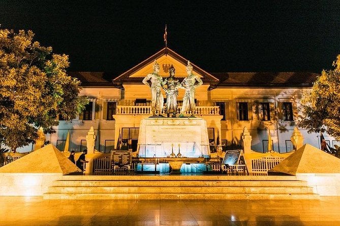 Heart of Chiang Mai By Tuk Tuk -A Nightlight Experience - Accessibility