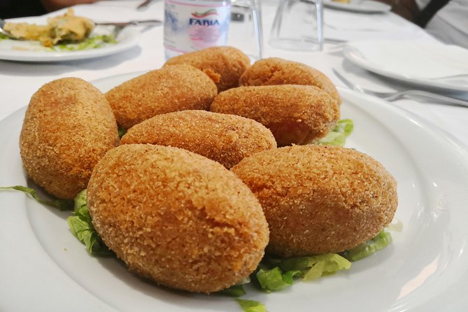 Heart of Rome: 3 Course Dinner Experience With a Local Foodie - Meeting Point and End Point
