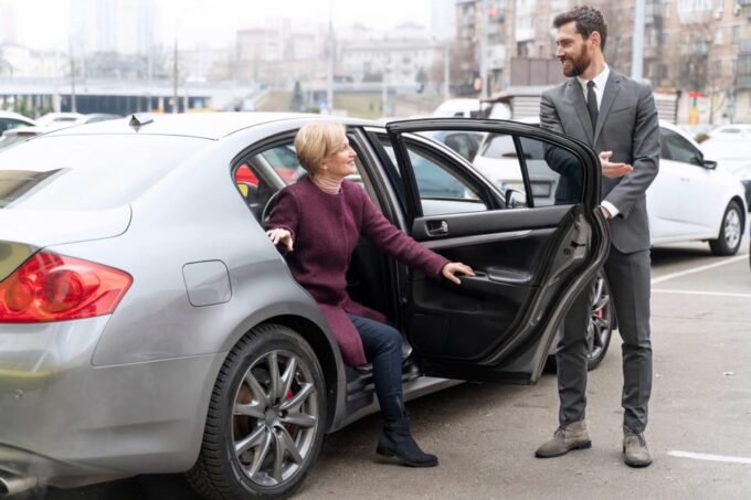 Heathrow Airport to Oxford Private Transfer - Professional and Courteous Drivers