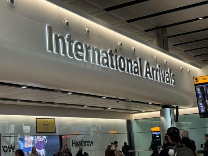 Heathrow Airport to Pall Mall London SW1A 1AB - Contacting the Operator