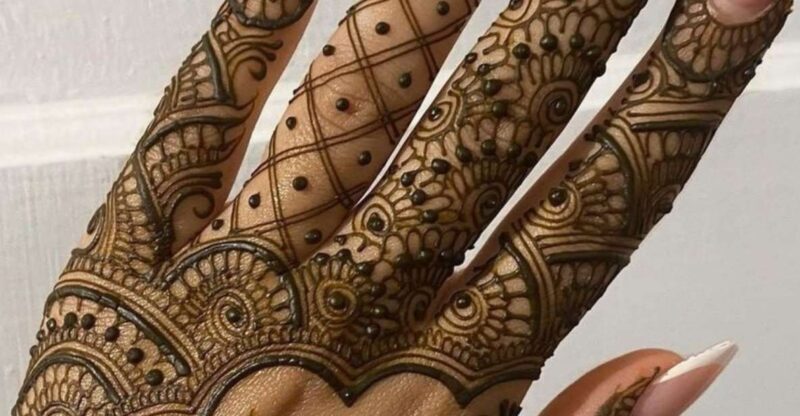 Heena (Mehndi) Session in Varanasi - Significance in Indian Culture