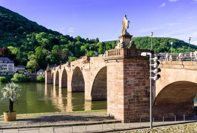 Heidelberg: Entertaining Guided Tour to Old Town Highlights - Explore Winding Streets