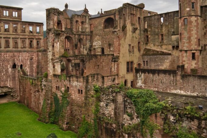 Heidelberg: First Discovery Walk and Reading Walking Tour - Getting to the Starting Point