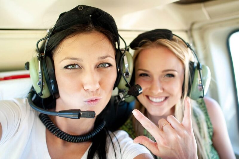 Helicopter + Lunch at Bekkjarvik Guest House - Exclusive Group Experience