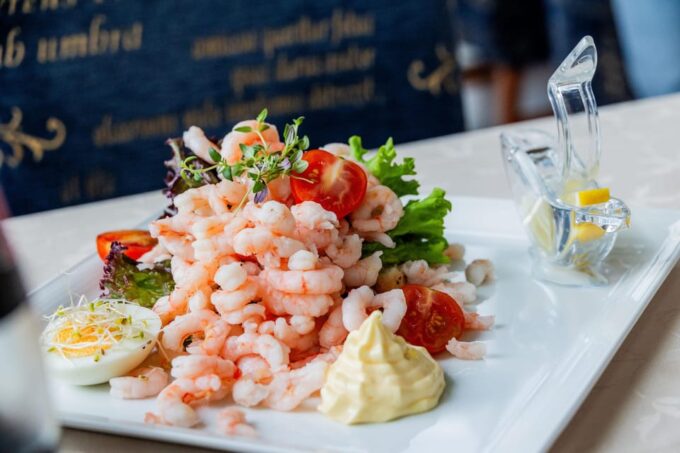 Helicopter + Lunch at Rosendal Fjordhotel - Frequently Asked Questions